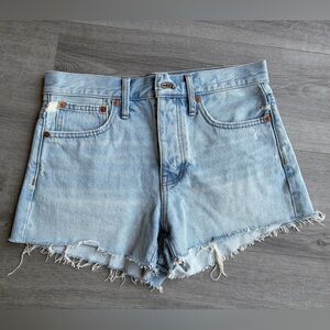 Madewell Light Wash Cutoff Denim Shorts 25 | Relaxed Fit Raw Hem